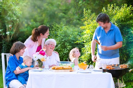 Resultado de imagem para family luch grandmother